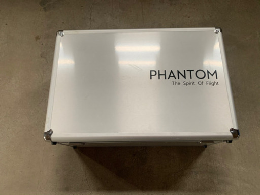 DJI PHANTOM4 ドローン 撮影用 専用ケース付き バッテリー2個付属