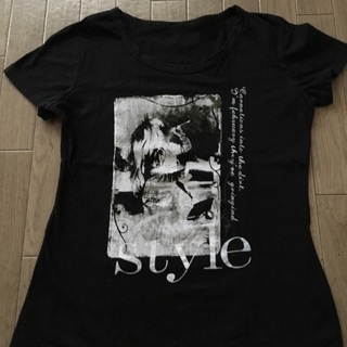 黒のPOPなロゴ半袖Tシャツ S～Mサイズ
