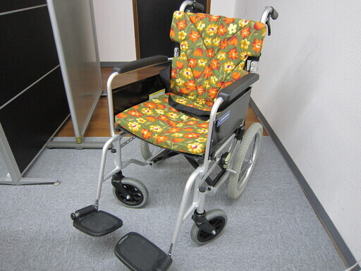 【中古】　車椅子 (カワムラ製）介助式