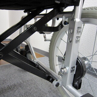 【中古】　車椅子 (カワムラ製）介助式