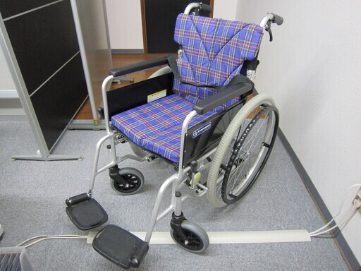 【中古】　車椅子 (カワムラ製自走式）