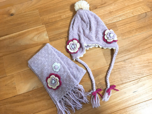 くすみピンクのお花が可愛いニット帽 マフラー Arisa フラワータウンのキッズ用品 子供用ファッション小物 の中古あげます 譲ります ジモティーで不用品の処分