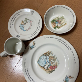 新品ピーターラビットの4点食器セット