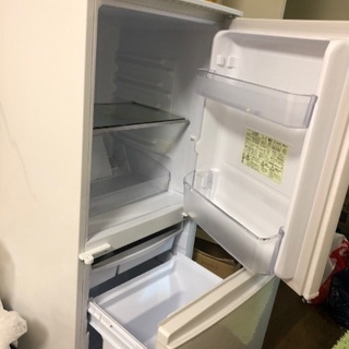2ドア冷蔵庫　霜取り不要、耐熱100℃トップテーブル