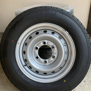トヨタ　カムロード　新車外しタイヤホイール付き　４本　195/70/15