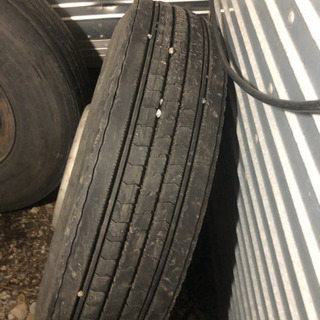 8.25r16 ブリジストン　夏タイヤ　2014年製