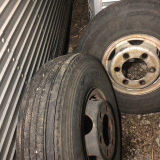 8.25r16 ブリジストン　夏タイヤ　2014年製