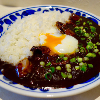 阪急京都線上牧駅徒歩4分黒カレー専門店