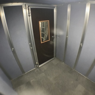 -45db以上、2.3畳サウンドジャパン製防音室！近隣の場合送料、設置費無料！神奈川県から