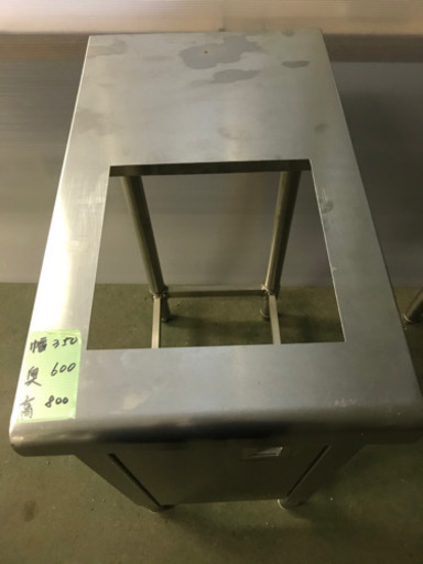 ドア付き作業台