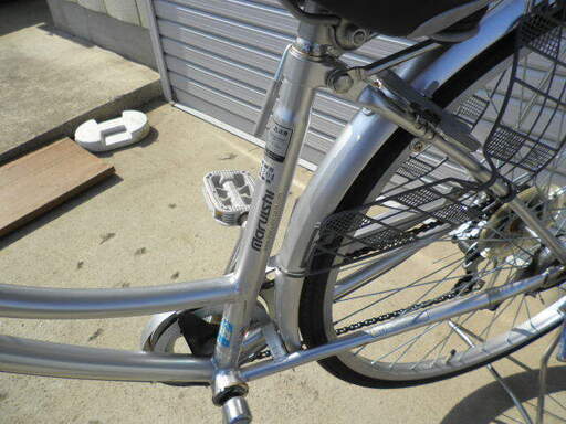 マルシン自転車 ママチャリ 27インチ 6段ギア シルバー かご ライト 鍵 標準搭載