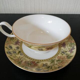 W   WEDGWOOD  TEA cup  made in E...