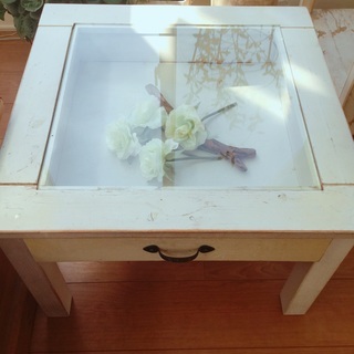 シャビー　アンティーク　ホワイト　ガラストップ　テーブル