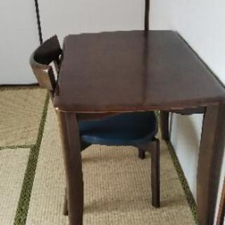交渉中 ダイニングテーブルと椅子のセット