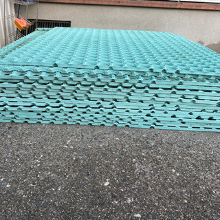 芝生保護駐車場マット(正式名称はわかりません)