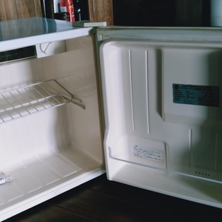 中古小型冷蔵庫　差し上げます