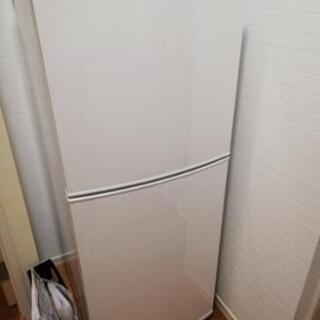 ［2019年購入 美品 除菌済］レンジも置ける2ドア冷蔵庫140L　一人暮らし向け　配送相談可
