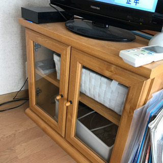 白木のテレビ台