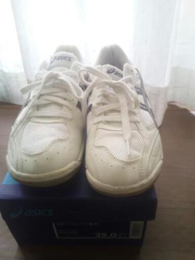 アシックス運動靴学校指定体育館用シューズ学校指定上履き中学生高校生25センチ 駒沢大学の靴 の中古あげます 譲ります ジモティーで不用品の処分