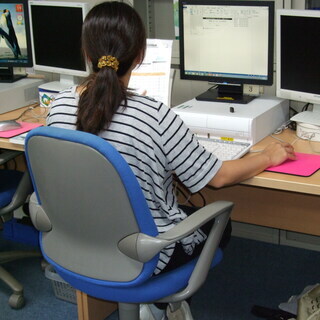 人が人に伝える、人に寄り添った授業が評判のパソコン教室です。 − 埼玉県