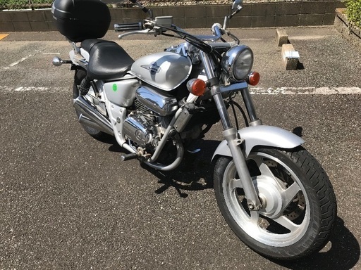 ホンダ　Ｖツインマグナ250 シルバー