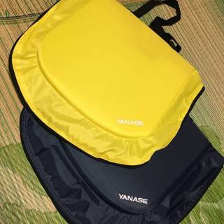 ヤナセ　YANASE　クッションバッグ レジャーに最適！ 座布団2枚に変身するバッグです！　プレミア販促物