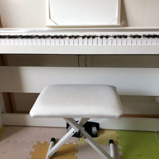 商談中 電子ピアノ KORG B1SP と専用の椅子