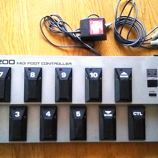 Roland FC-200 MIDI フットコントローラー