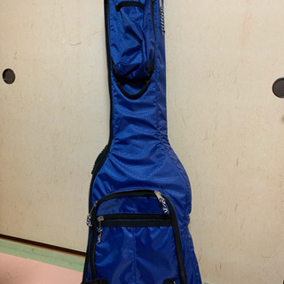 ベース ケース・ストラップ2本・小さいチューナー付き