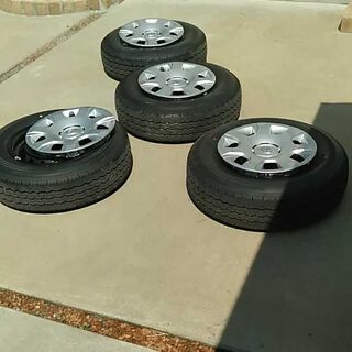 ハイエース　新車タイヤ　195/80R15