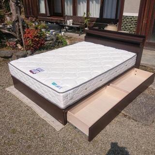 フランスベッド ダブルベッド (宮/照明/引き出し付き) フランスベッド ダブルベッド (宮/照明/引き出し付き)
