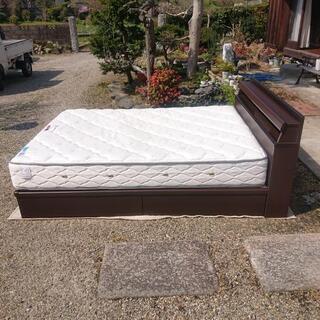 フランスベッド ダブルベッド (宮/照明/引き出し付き) フランスベッド ダブルベッド (宮/照明/引き出し付き)