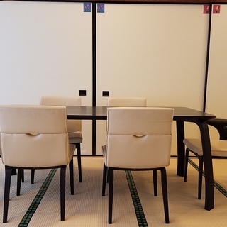 美品　期間限定60%OFFに変更します！国産高級家具メーカーのダイニングテーブルセット(使用日数10日以内の新古品)