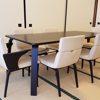 美品　期間限定60%OFFに変更します！国産高級家具メーカーのダイニングテーブルセット(使用日数10日以内の新古品)