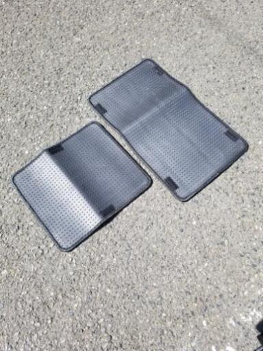 ハイエース200系グランドキャビン新車外し純正後部フロアマットセット
