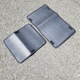 ハイエース200系グランドキャビン新車外し純正後部フロアマットセット
