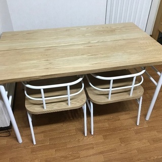 テーブル、椅子4脚セット【﻿コロナ対策あり】