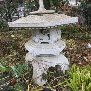 お庭の石灯籠