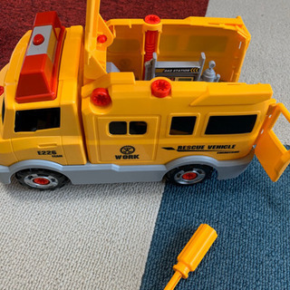 組み立て救急車