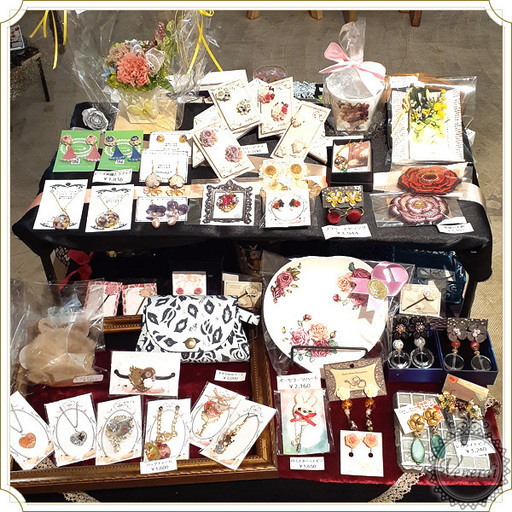 Happy Easter うさぎとお花畑 4 1 4 30 神戸の雑貨屋 輸入雑貨とハンドメイドアクセサリー ハンドメイド雑貨 Venerdi 元町のキャンペーンのイベント参加者募集 無料掲載の掲示板 ジモティー