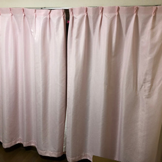 カーテン　長さ180センチ　ピンク色　2枚