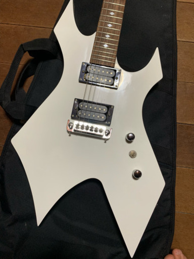 希少  B.C.rich ワーロック ソフトケース付き 値引き交渉受け付けます。