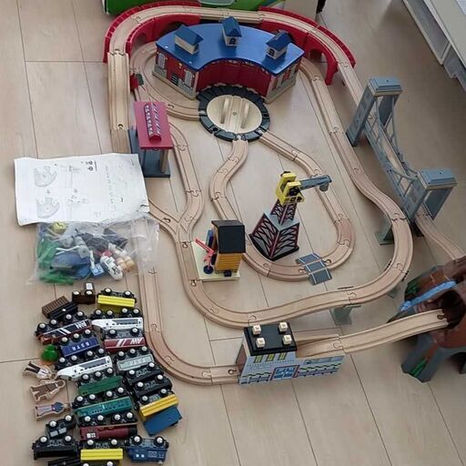 ★お得★イナジマリウム 木製電車セット