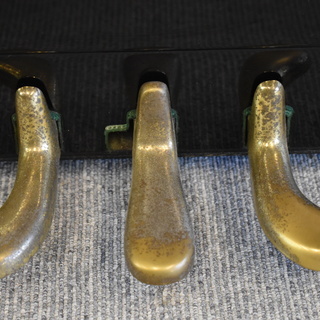 背の高さが132cm。その豊かな響きが魅力。KAWAI KU-3B