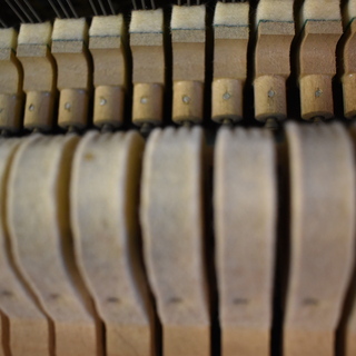 背の高さが132cm。その豊かな響きが魅力。KAWAI KU-3B