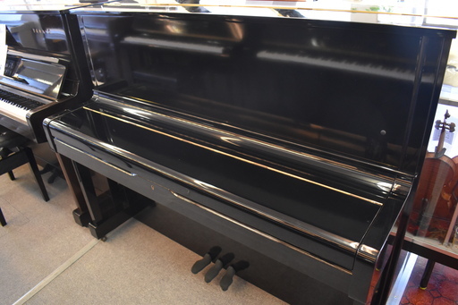 高さ121cmのヤマハ小型アップライトピアノ「U1シリーズ」