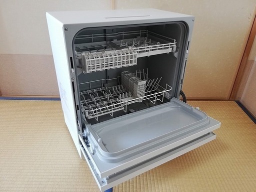 ■2018年製■パナソニック 食器洗い乾燥機（5人用・食器点数40点）NP-TA2-W