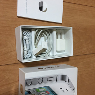 中古美品　iPhone 4s 32G ホワイト、箱、アクセサリー付