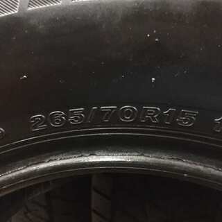 BS BLIZZAK DM-V2 265/70R15 15インチ スタッドレス 4本 2018年製 ハイラックスサーフ パジェロ テラノ等 (TF281) クレジットカード QR決済可能