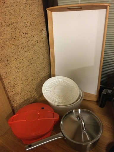 Ikeaのキッチン用品とマイヤーの圧力鍋 2777o3 横浜の調理器具 鍋 グリル の中古あげます 譲ります ジモティーで不用品の処分 Ikeaのキッチン用品とマイヤーの圧力鍋 2777o3 横浜の調理器具 鍋 グリル の中古あげます 譲ります ジモティーで不用品の処分
